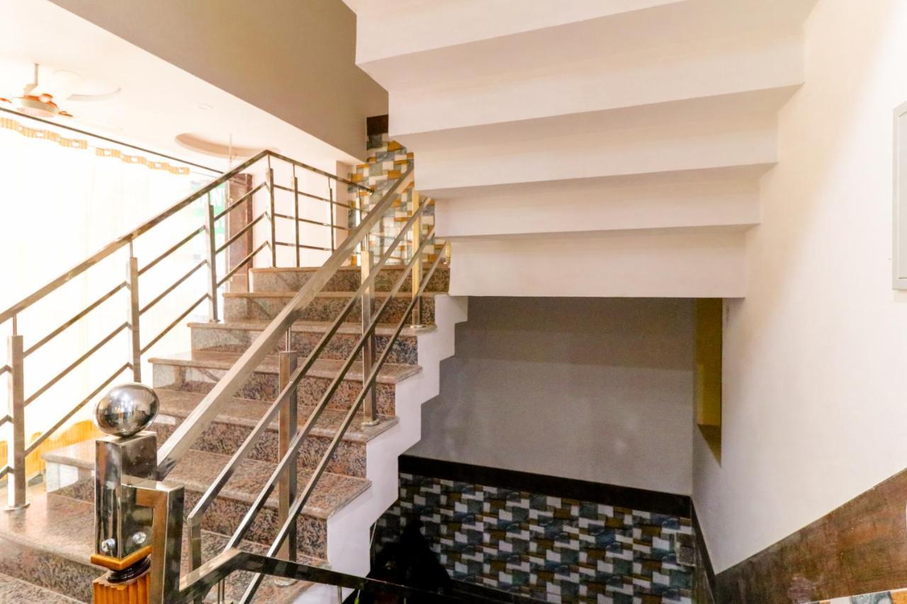 Hotel Belwood Suites - Near New Delhi Airport エクステリア 写真