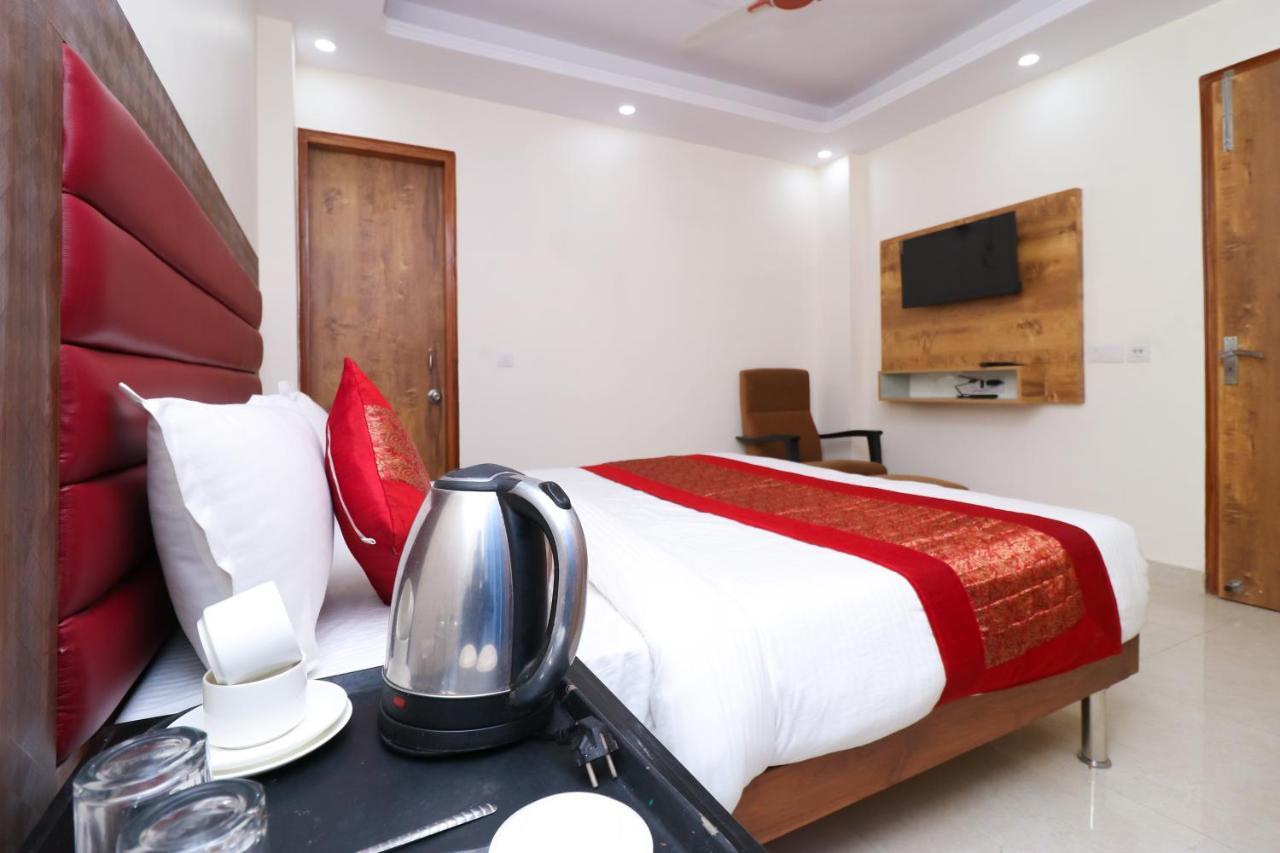 Hotel Belwood Suites - Near New Delhi Airport エクステリア 写真