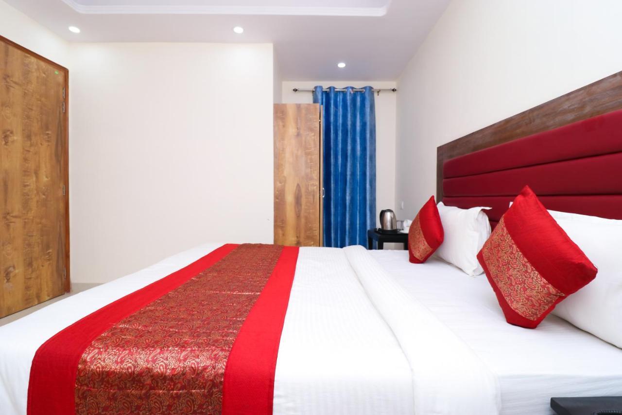 Hotel Belwood Suites - Near New Delhi Airport エクステリア 写真