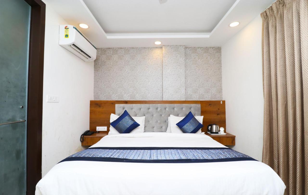 Hotel Belwood Suites - Near New Delhi Airport エクステリア 写真