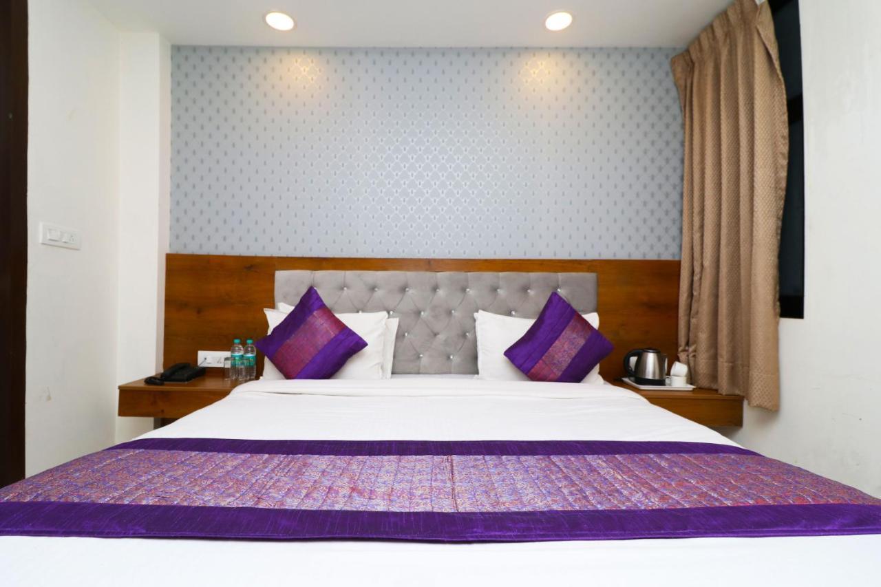 Hotel Belwood Suites - Near New Delhi Airport エクステリア 写真