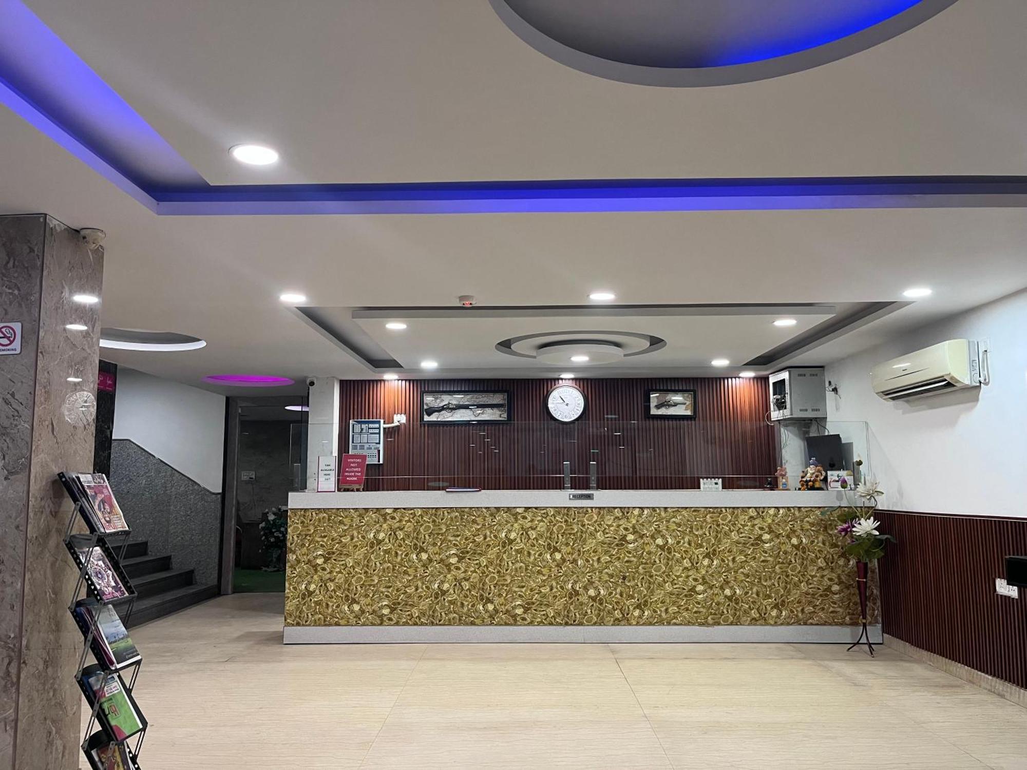 Hotel Belwood Suites - Near New Delhi Airport エクステリア 写真